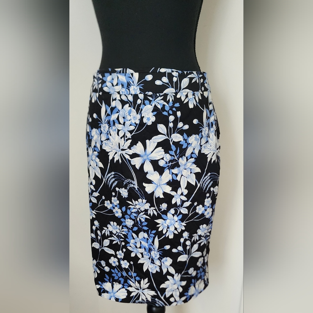 Talbots Floral Cotton Blend Flowey Skirt Womens Size 4 Navy Blues Preppy Coastal